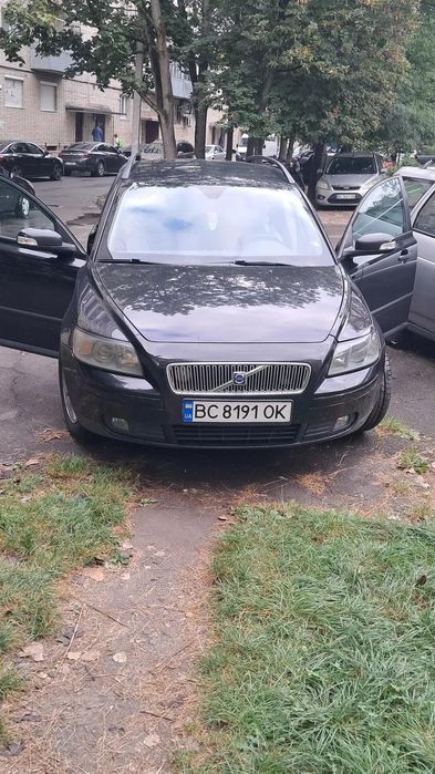Машина в гарному стані нюанси по ходові  такош цікавить обмін