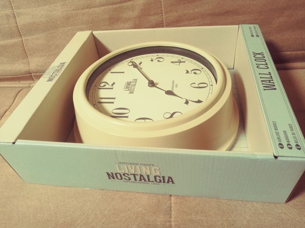 Wyjątkowy zegar ścienny w stylu Vintage Living Nostalgia 24 cm