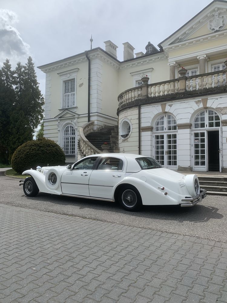 Wołga Lincoln auto samochód do ślubu wesele retro wedding klasyk