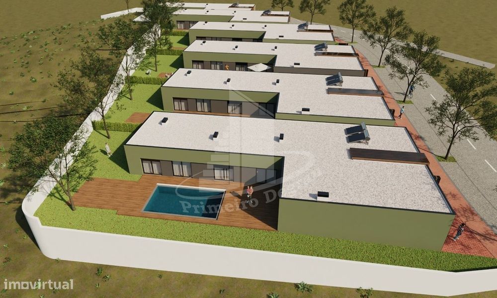 Moradia térrea com 4 suítes e piscina