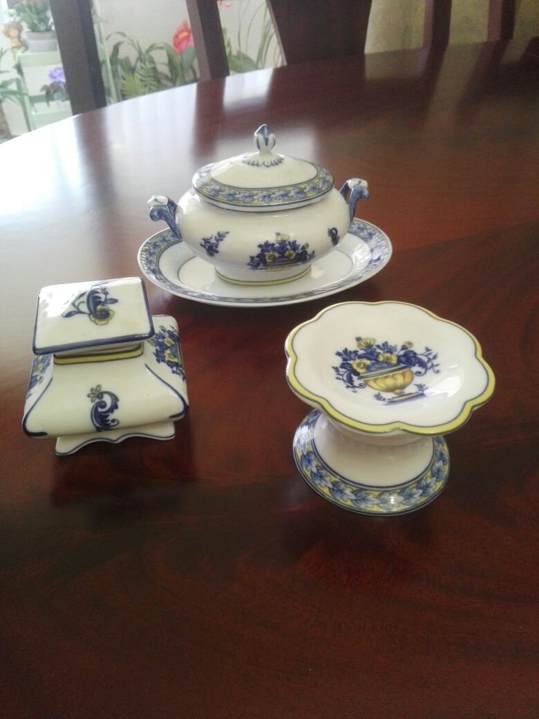 Conjunto de 3 Peças de porcelana