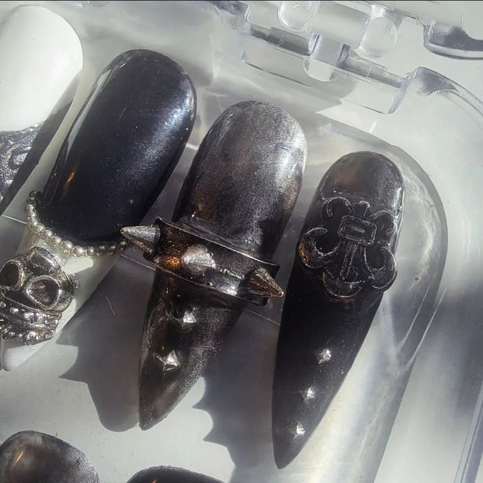 Długie Biało Czarne Stilettos Press on Tipsy