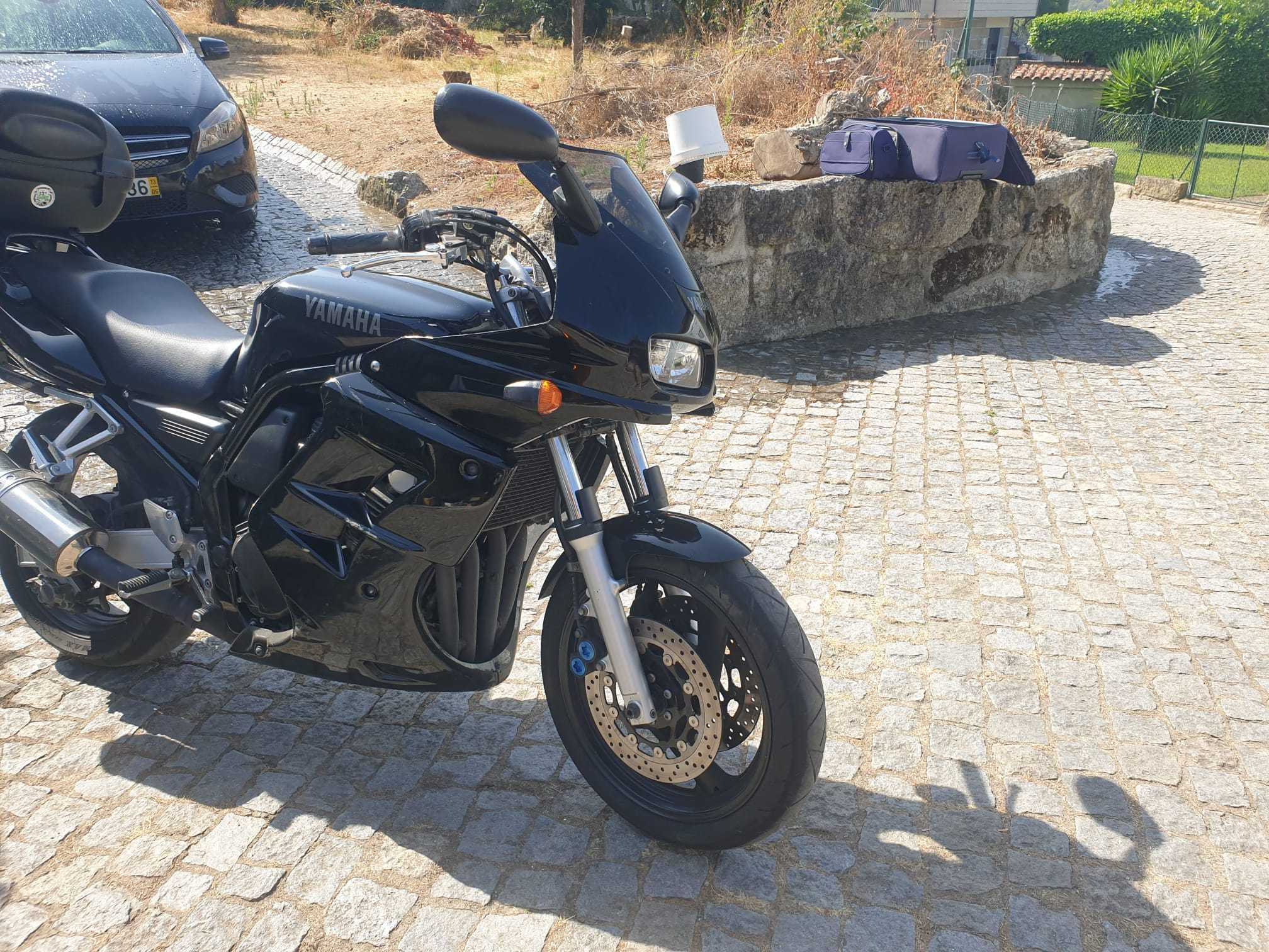 Moto Yamaha Fazer 600