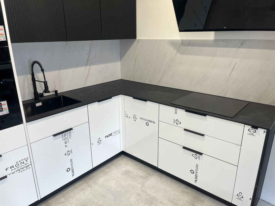 Blaty kompaktowe HPL 12 slim line Navona