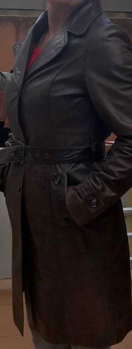 Casaco Senhora em pele_ Pierre Cardin 
Sem uso_Como Novo 
Tam:L