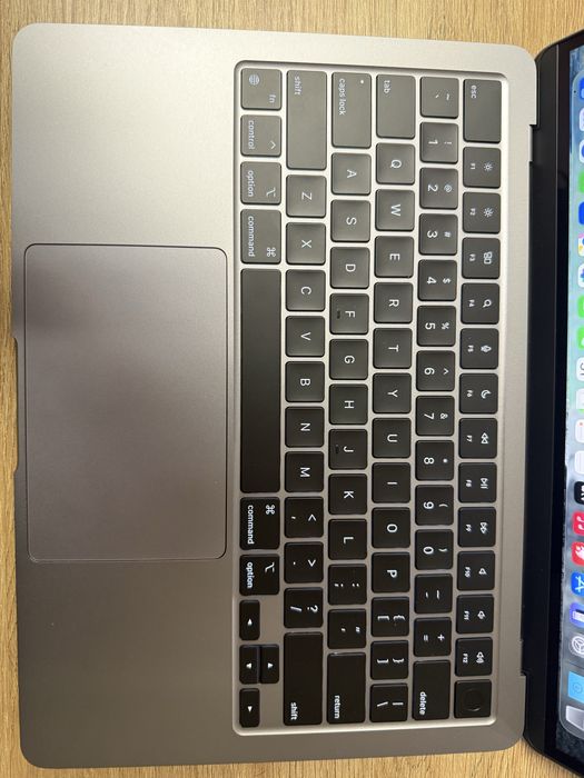 MacBook Air 13“ Space Gray M2 8/256 8GPU 2022 (MLXW3) AppleCare+