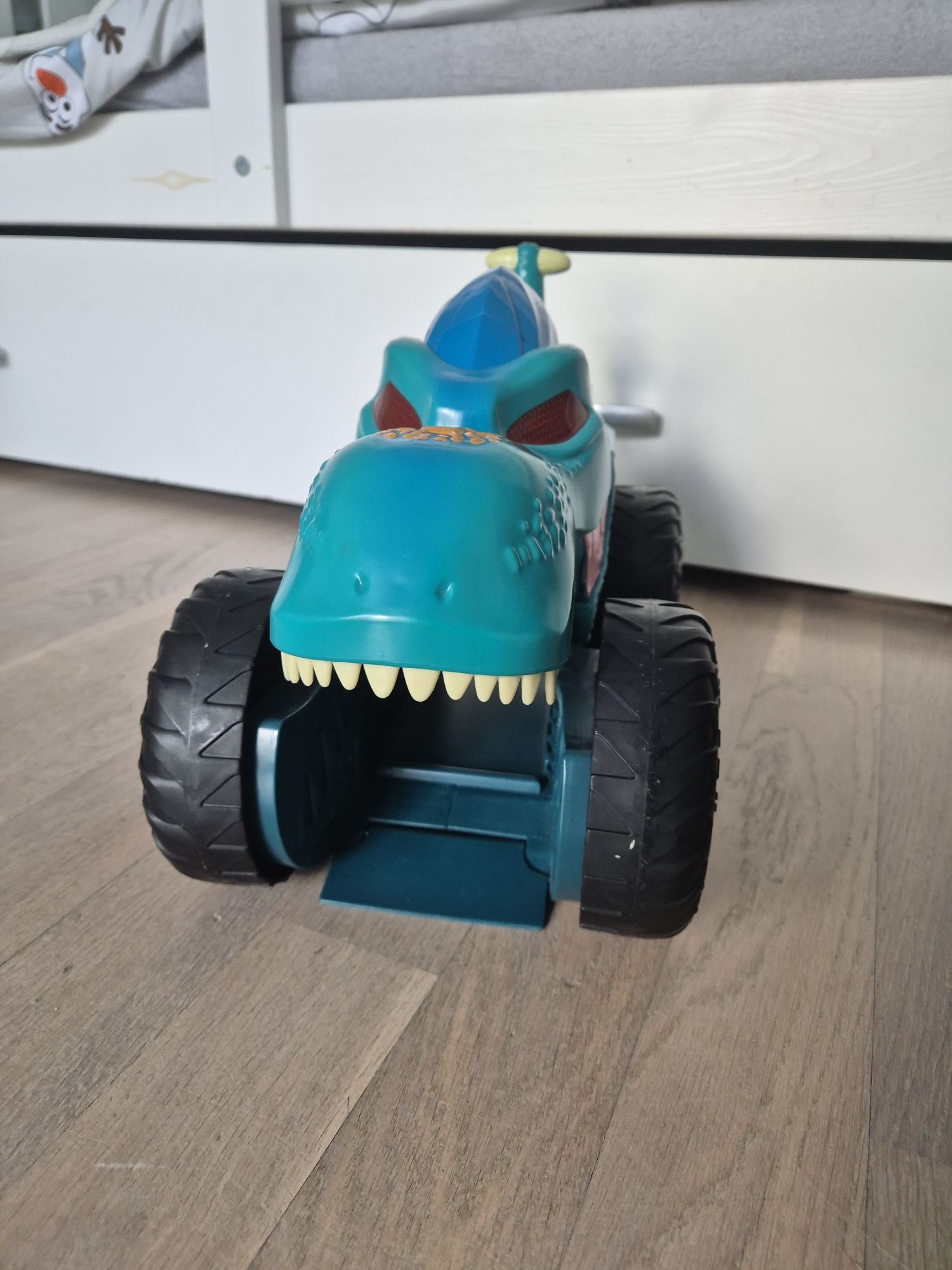 Hot wheels monster truck t-rex