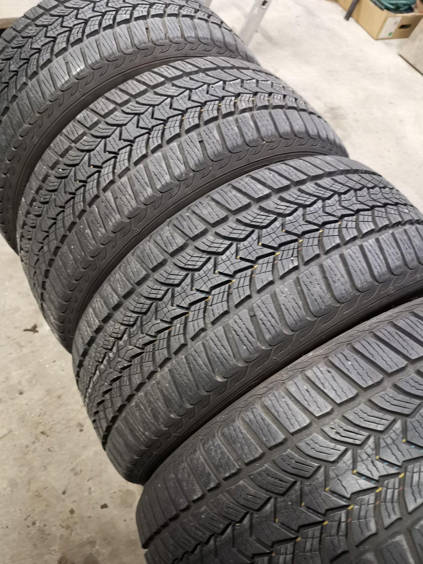 Opony zimowe Dębica Frigo HP2 225/45R1R7