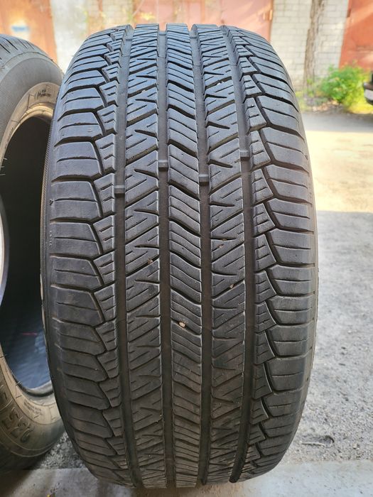 Продам 2  покрышки tigar 235/50 r18