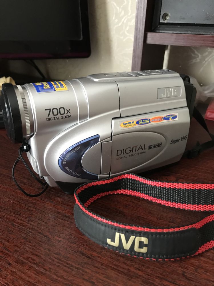 Видеокамера JVC GR-SXM260U Compact VHS Camcorder 700x Digital Zoom