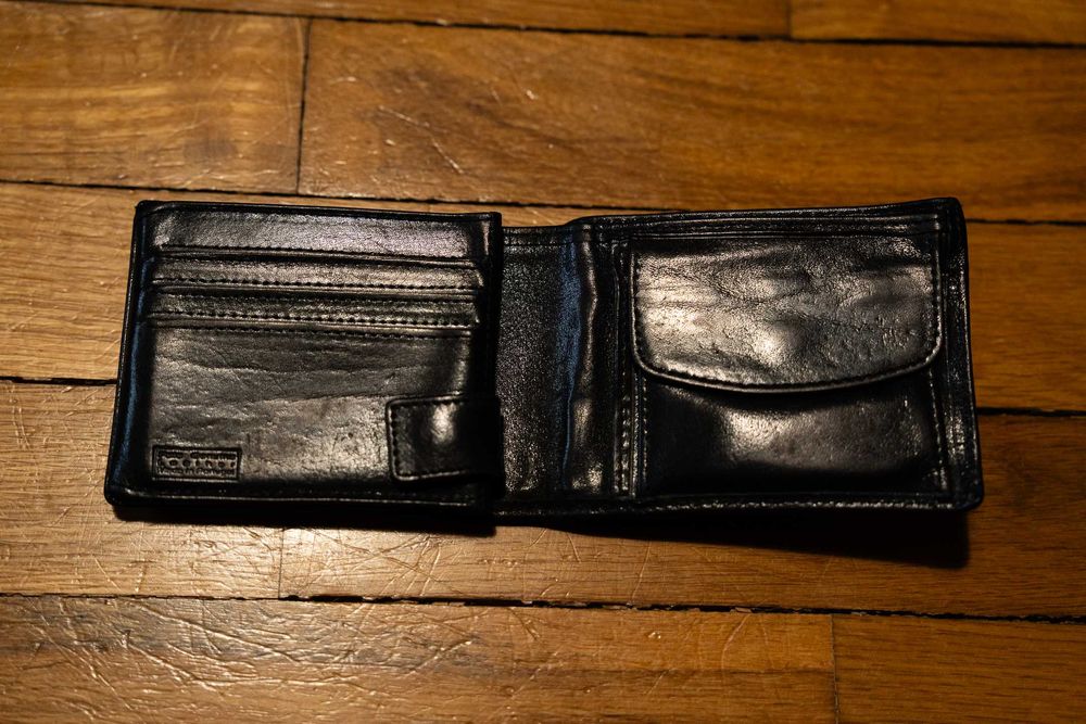 Carteira de Couro Genuíno Preta Victoria