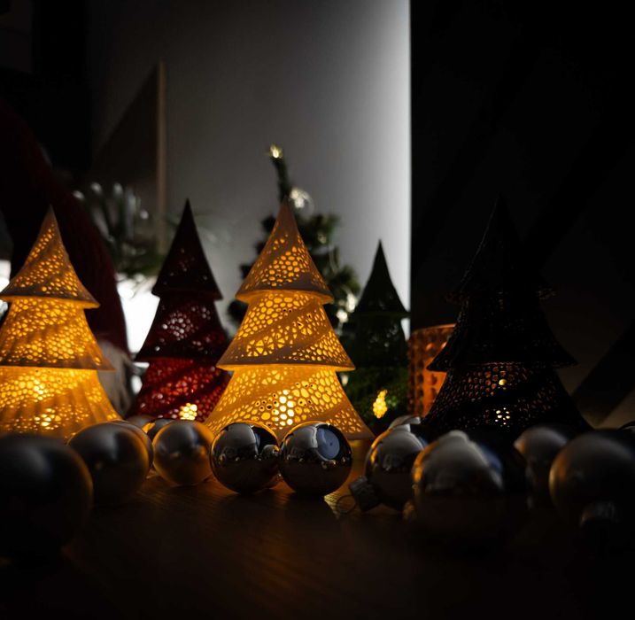 Dekoracyjna choinka 3D z podświetleniem LED - wysokość 18 cm