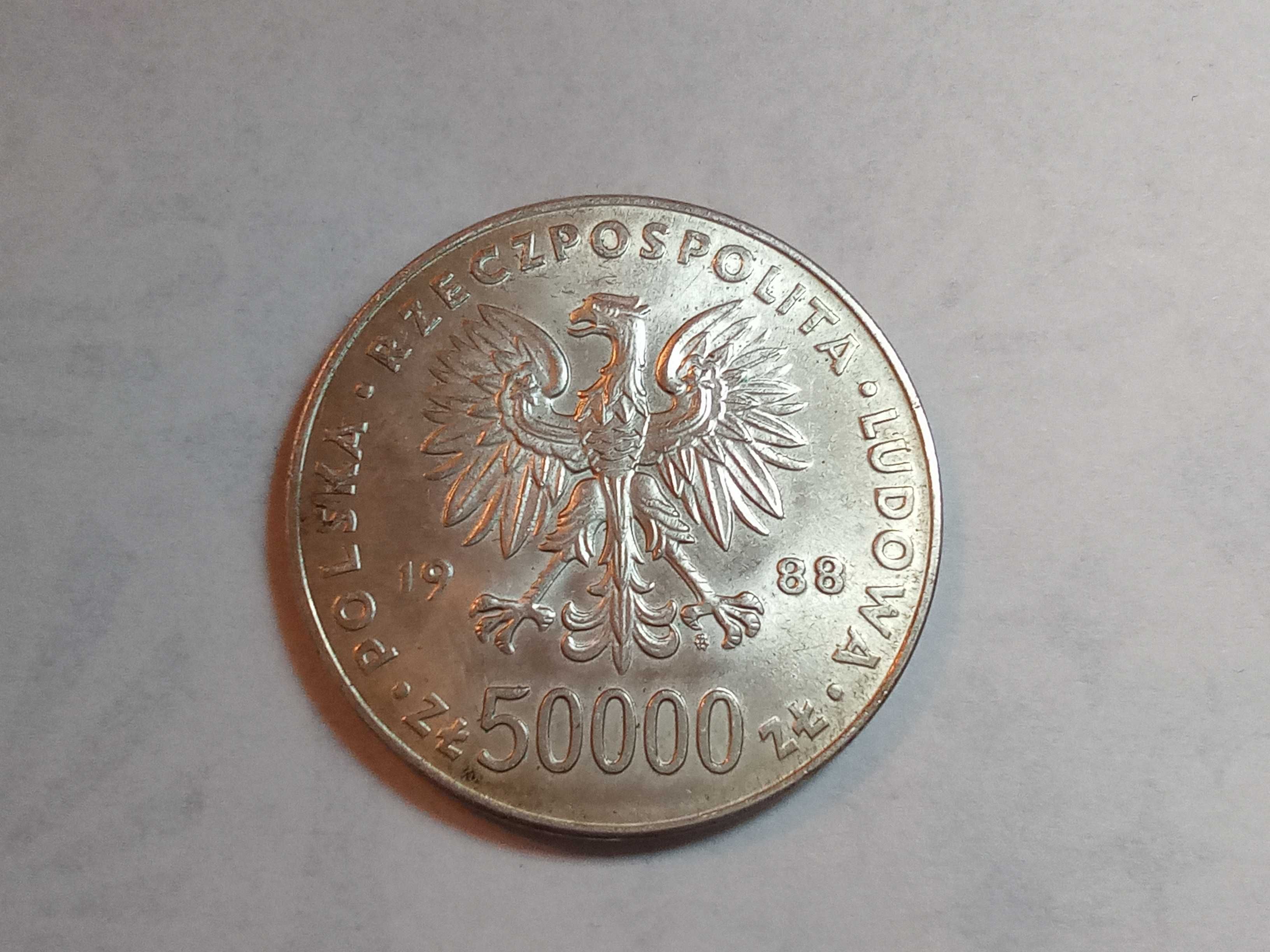 Moneta Piłsudski 50 000 zł z 1988 roku.