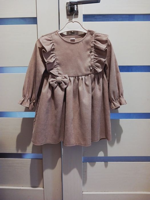 Чудова сукня для дівчинки 98р