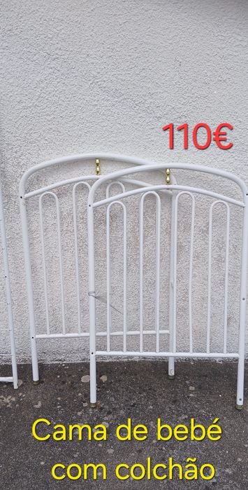 Cama de bebé com colchão