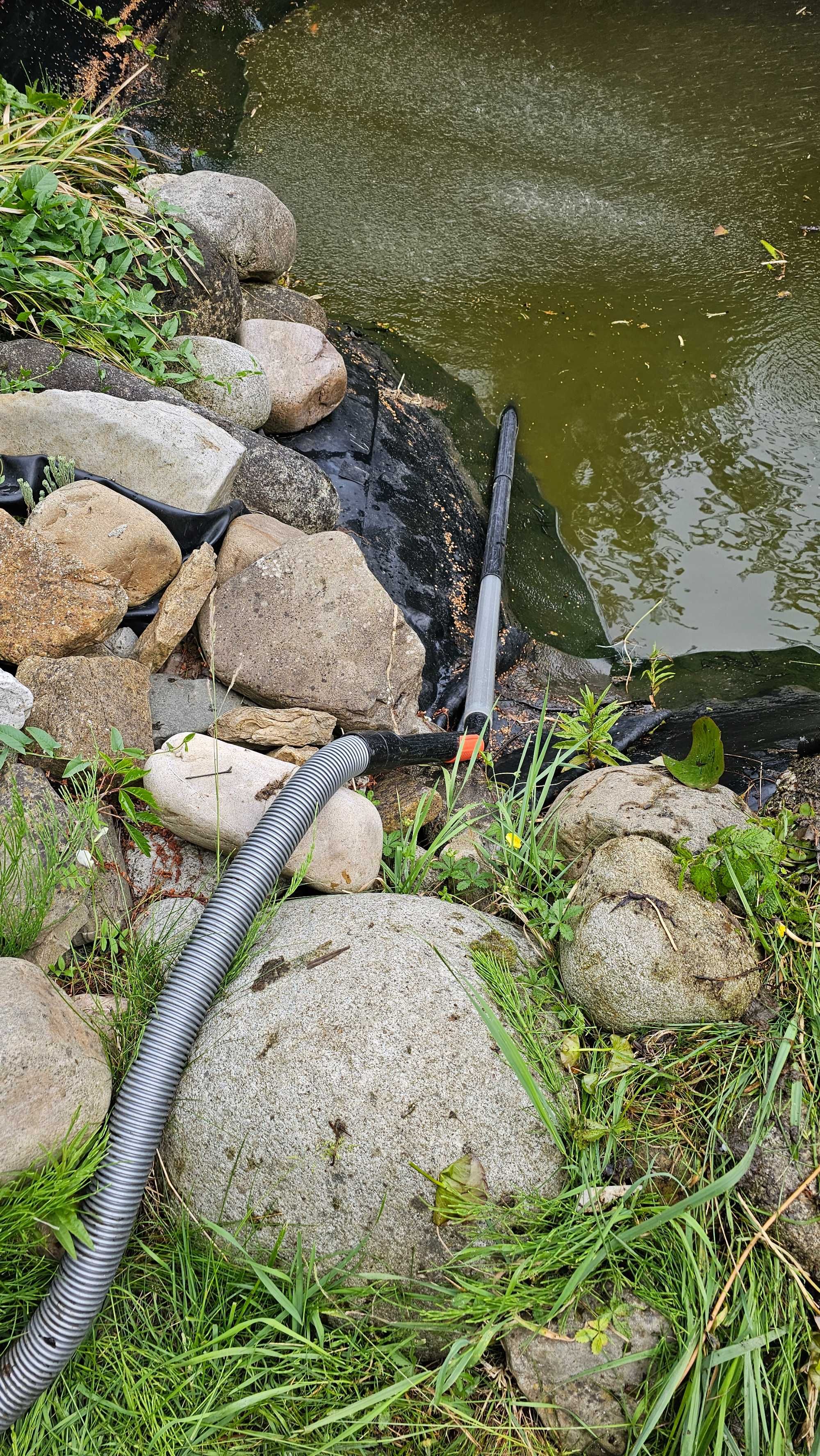 Odkurzacz do oczka wodnego Gardena
SR 2000 Aquamotion