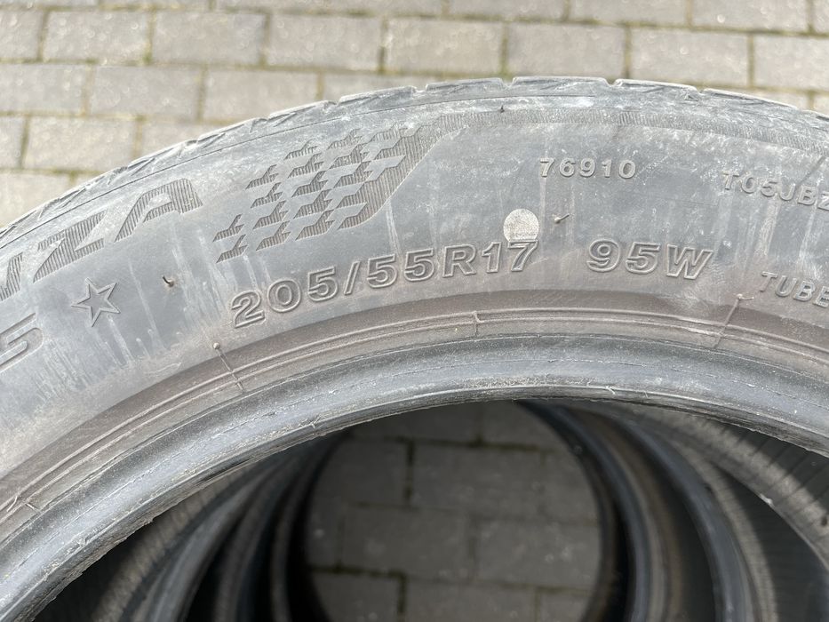 Opony bridgestone 205/55/R17