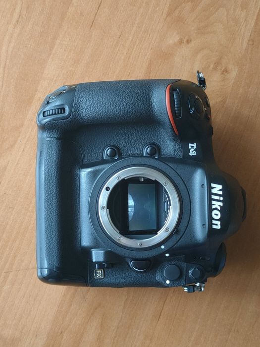 Фотоапарат Nikon D4, гарний стан, нові резинки