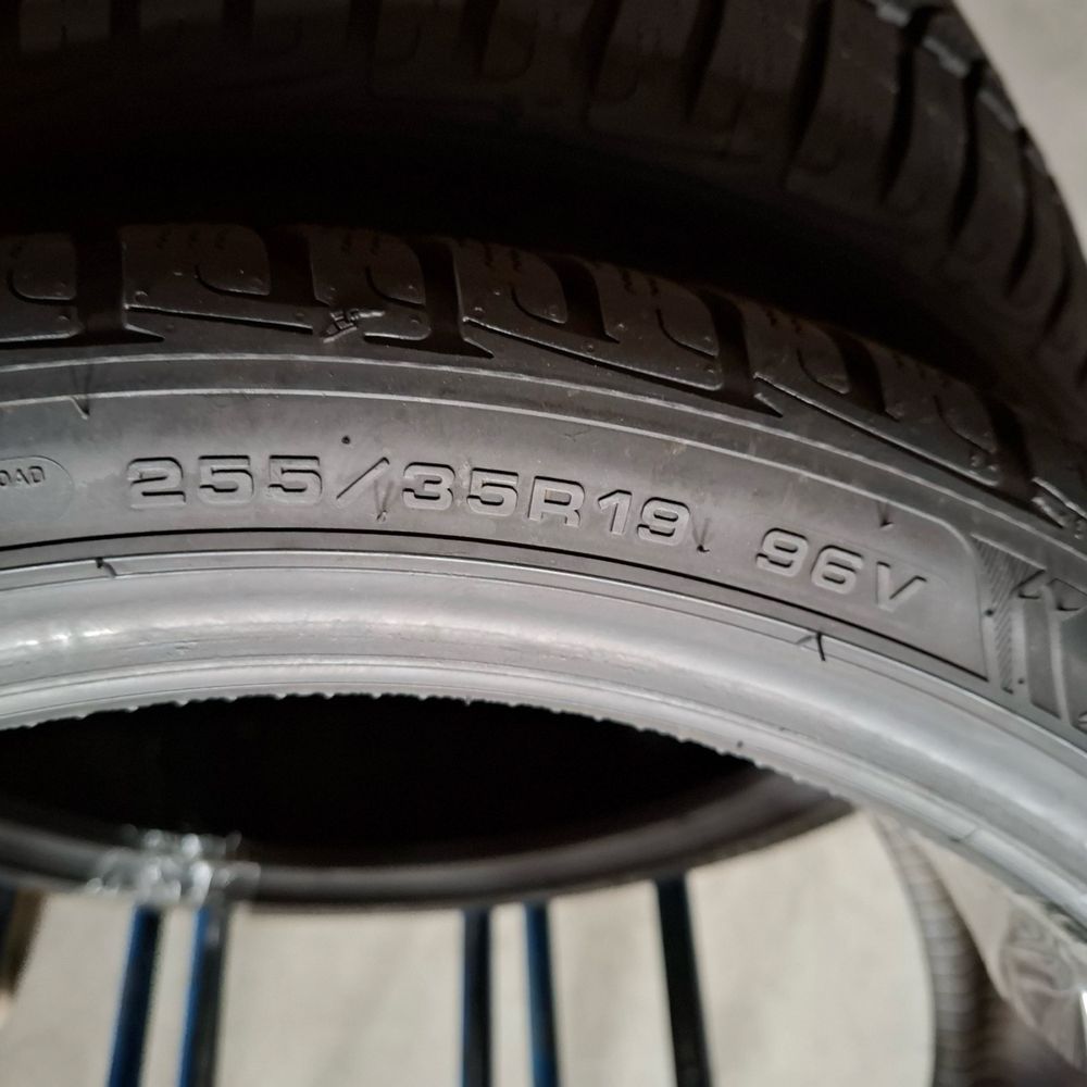 255/35/19+225/40/19 R19 Goodyear Ultra Grip Perfomance+ 4шт зима