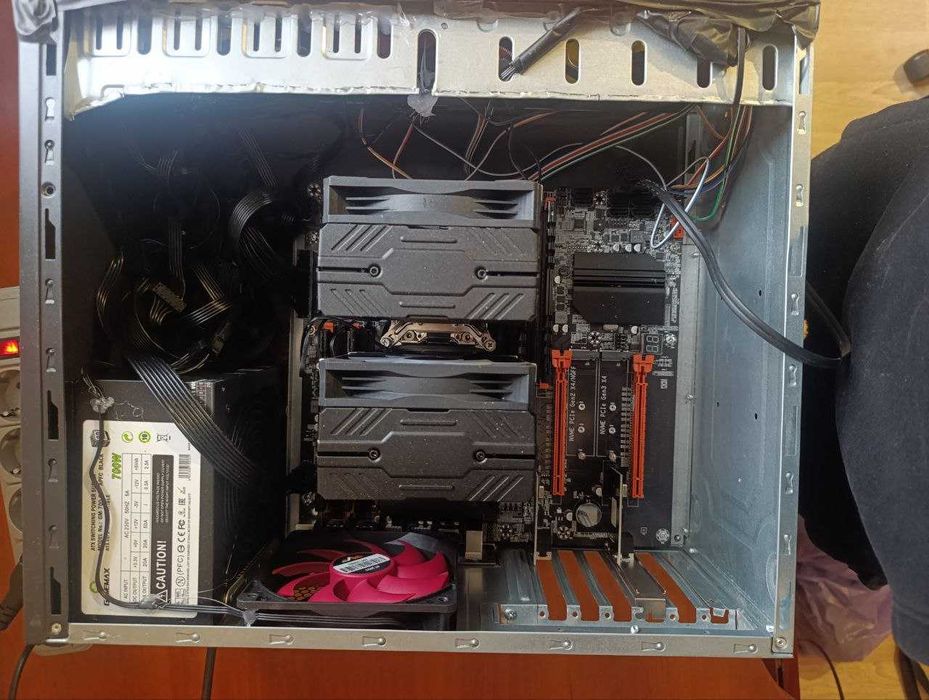 ПК \ Сервер з двома процесорами