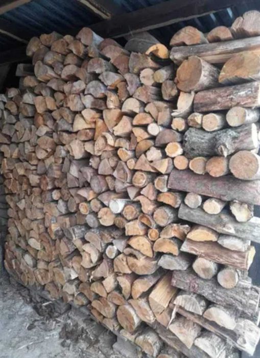 Drewno opałowe połupane sezonowane