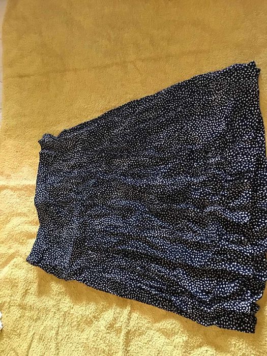 saia tons preto e branco tamanho s