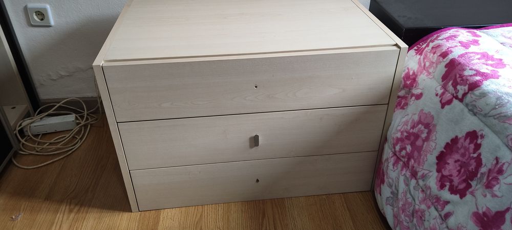 Vendo cama solteiro, mobília quarto