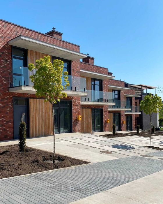 Продаж 2х поверхового таунхауса в жк. Forest Hill у парку.