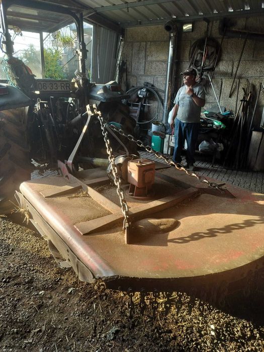 Capinadeira de correntes