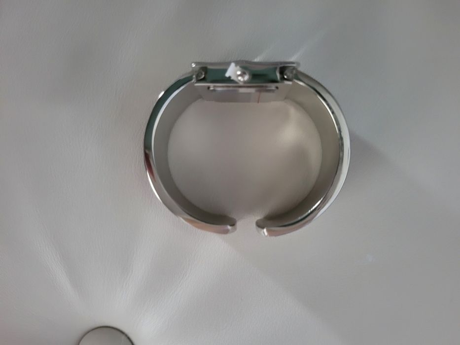 Zegarek na rękę z bransoletą