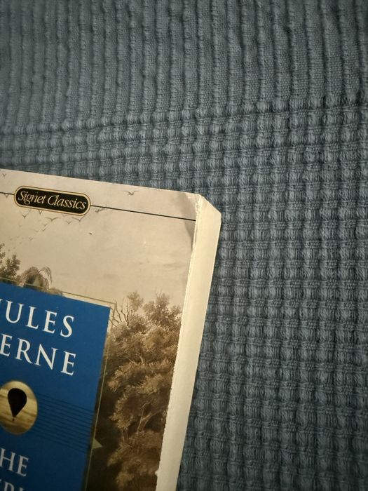 Livro “The Mysterious Island”/ Book “The Mysterious Island”