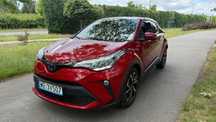 Toyota C-HR 2.0 Hybryda 2021 rok 64 tys przebieg