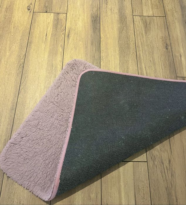 Dywanik dywan pudrowy różowy