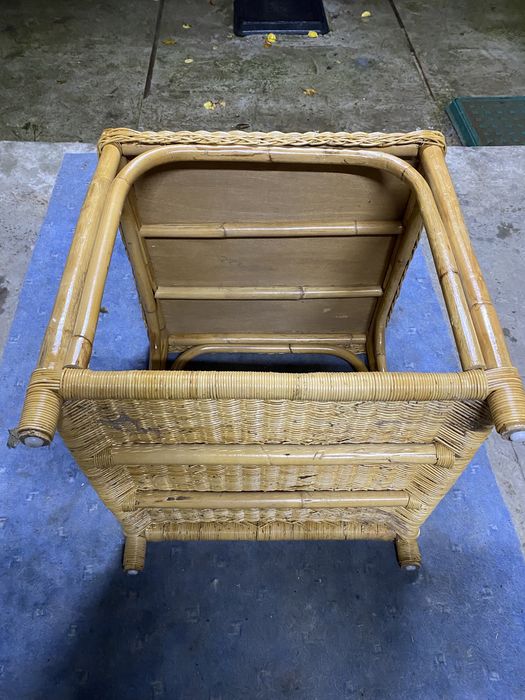 Столи два штуки