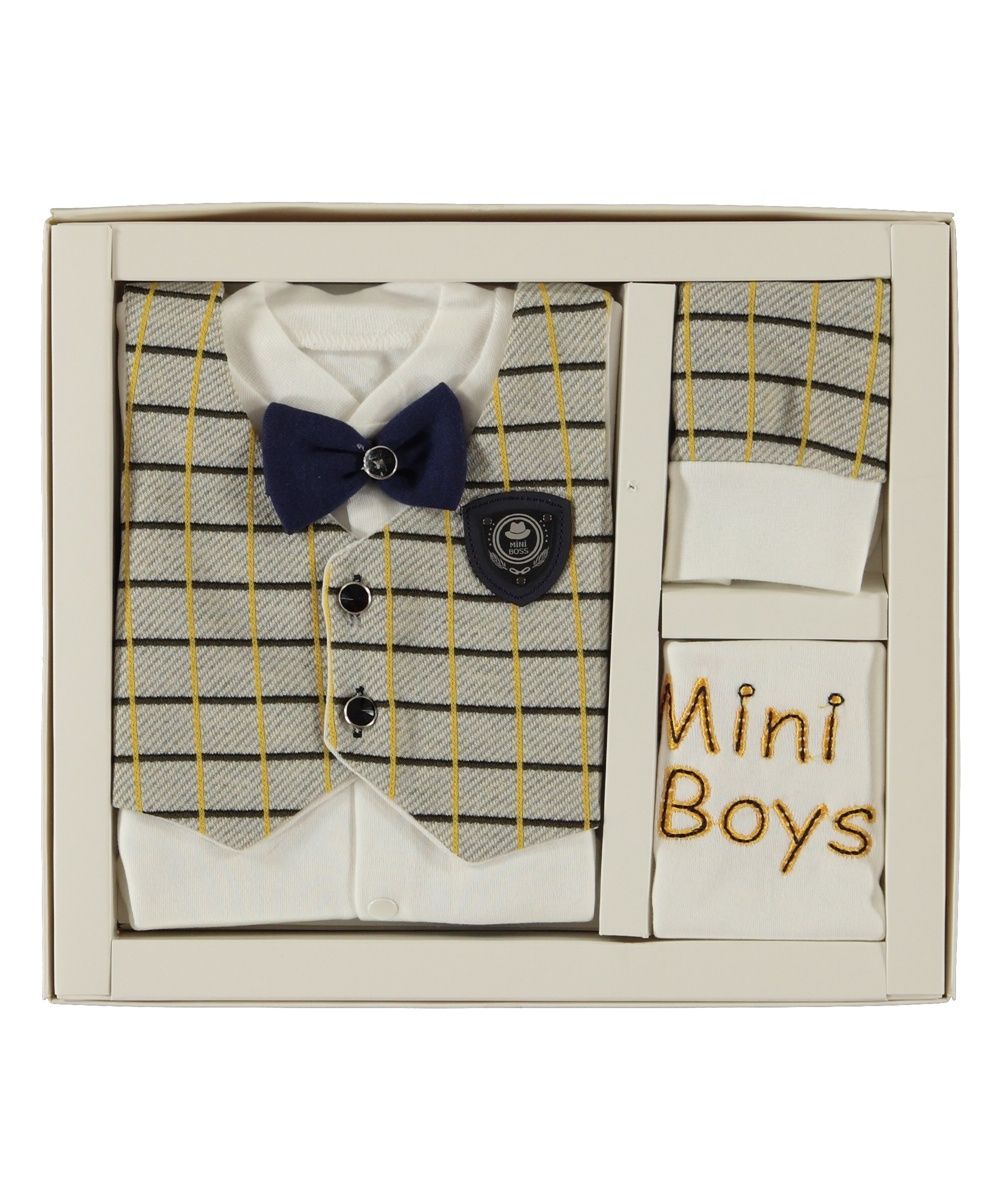 Крестильный костюм, набор на выписку для мальчика фирмы Тiasis