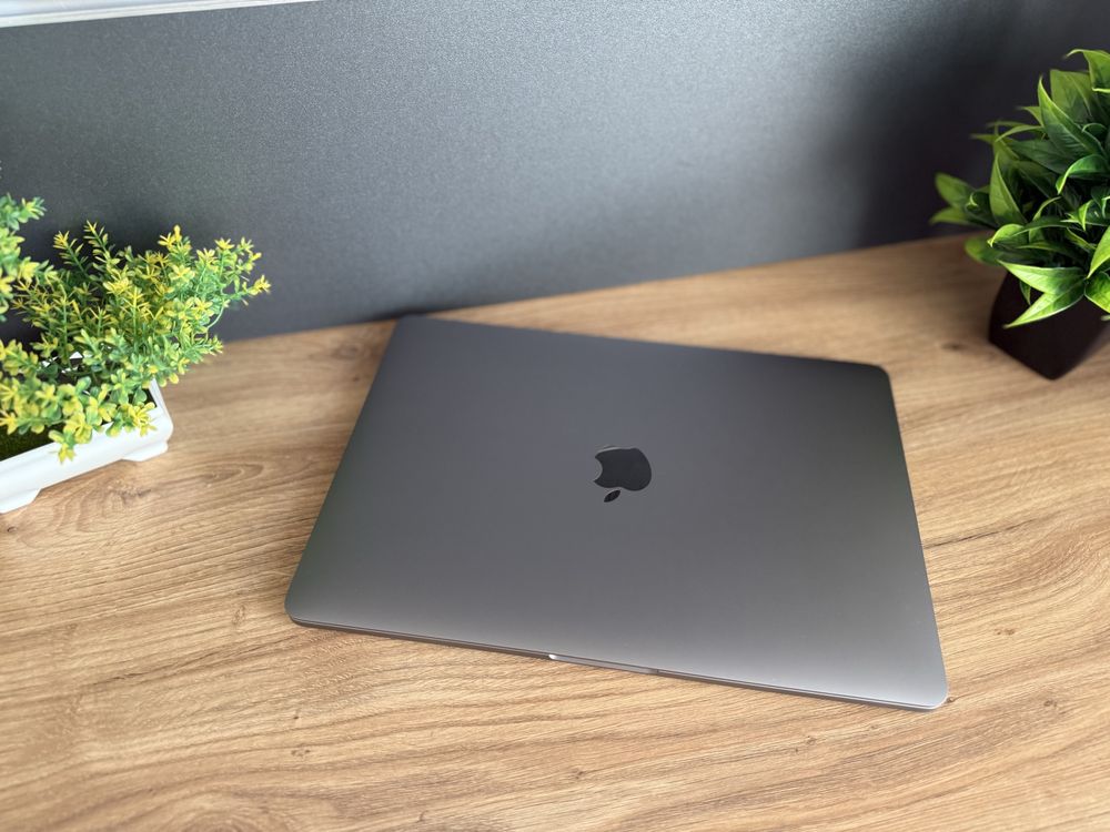MacBook Pro  13"  M1 8/256 GB  Open BOX  !