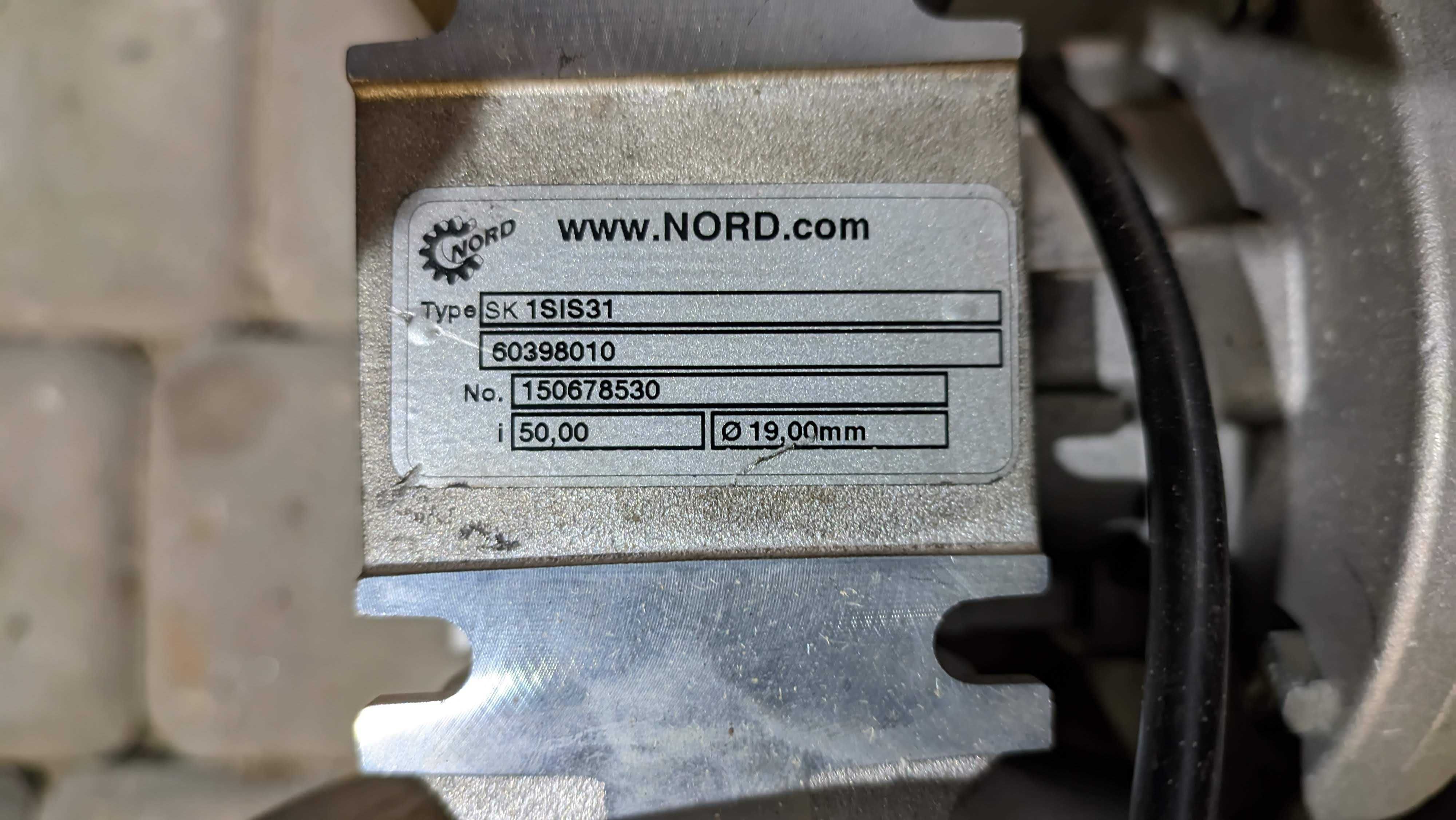 Silnik z przekładnią i motoreduktorem NORD typu SK 1SIS31