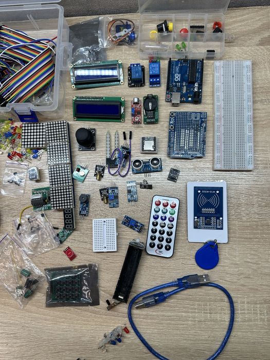 Ардуіно, датчики + купа запчастин