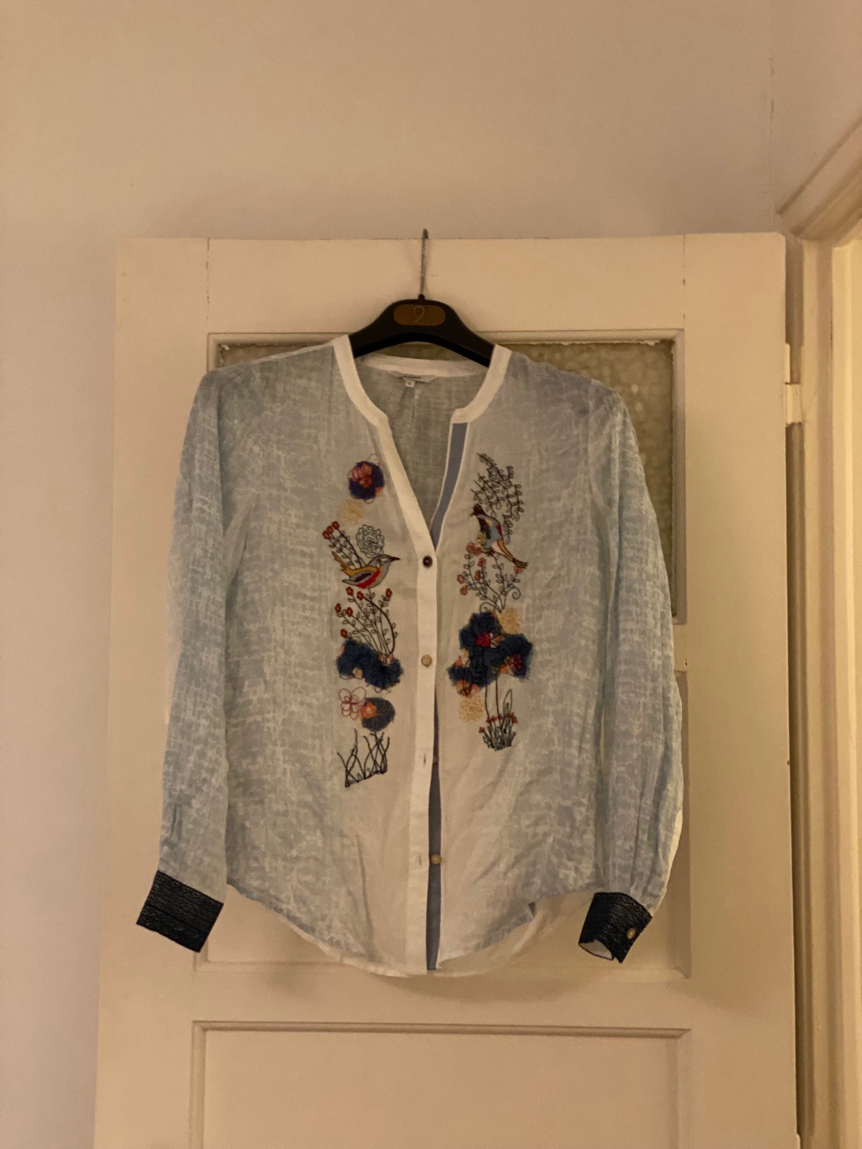 Camisa / Blusa Desigual com bordados, usada 1 vez, S/36
