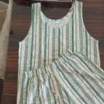Pijama de camisola e calções, novo