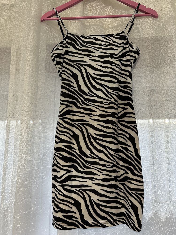 Vestido padrão zebra tamanho xs