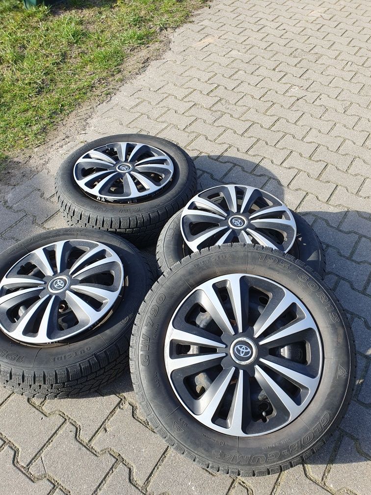 Felgi stalowe 15" /4 szt. + opony zimowe 195/60 R15 + kołpaki GRATIS