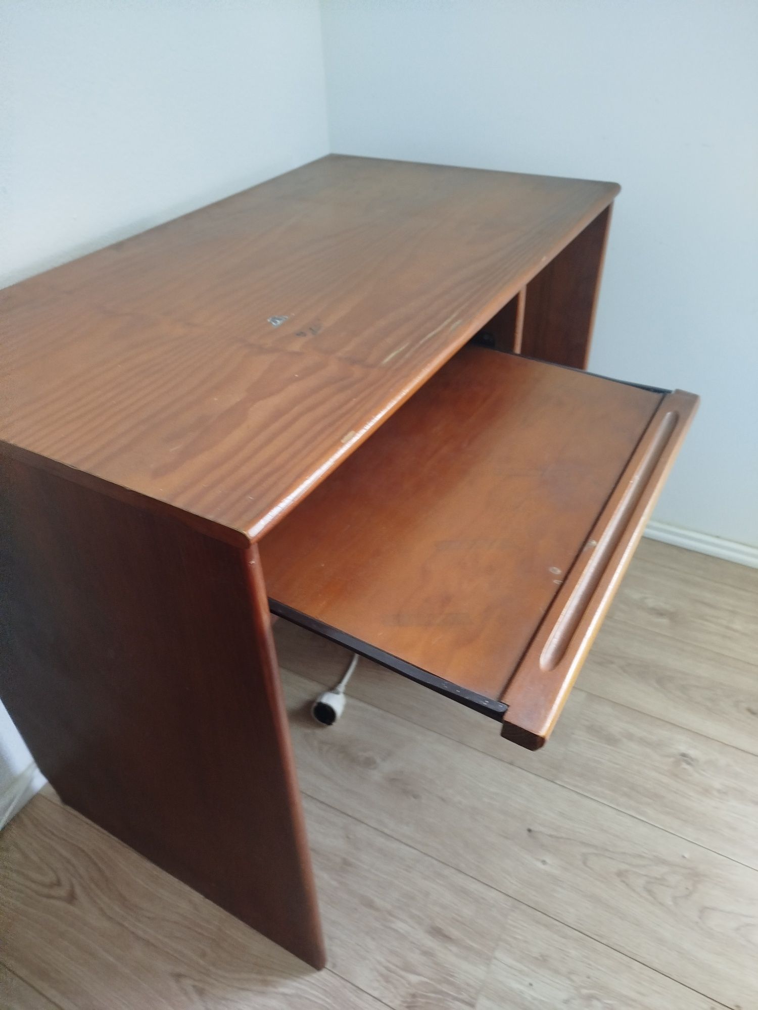 Secretaria em madeira