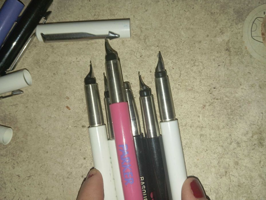 6 canetas Parker um a sem bico sem tinta