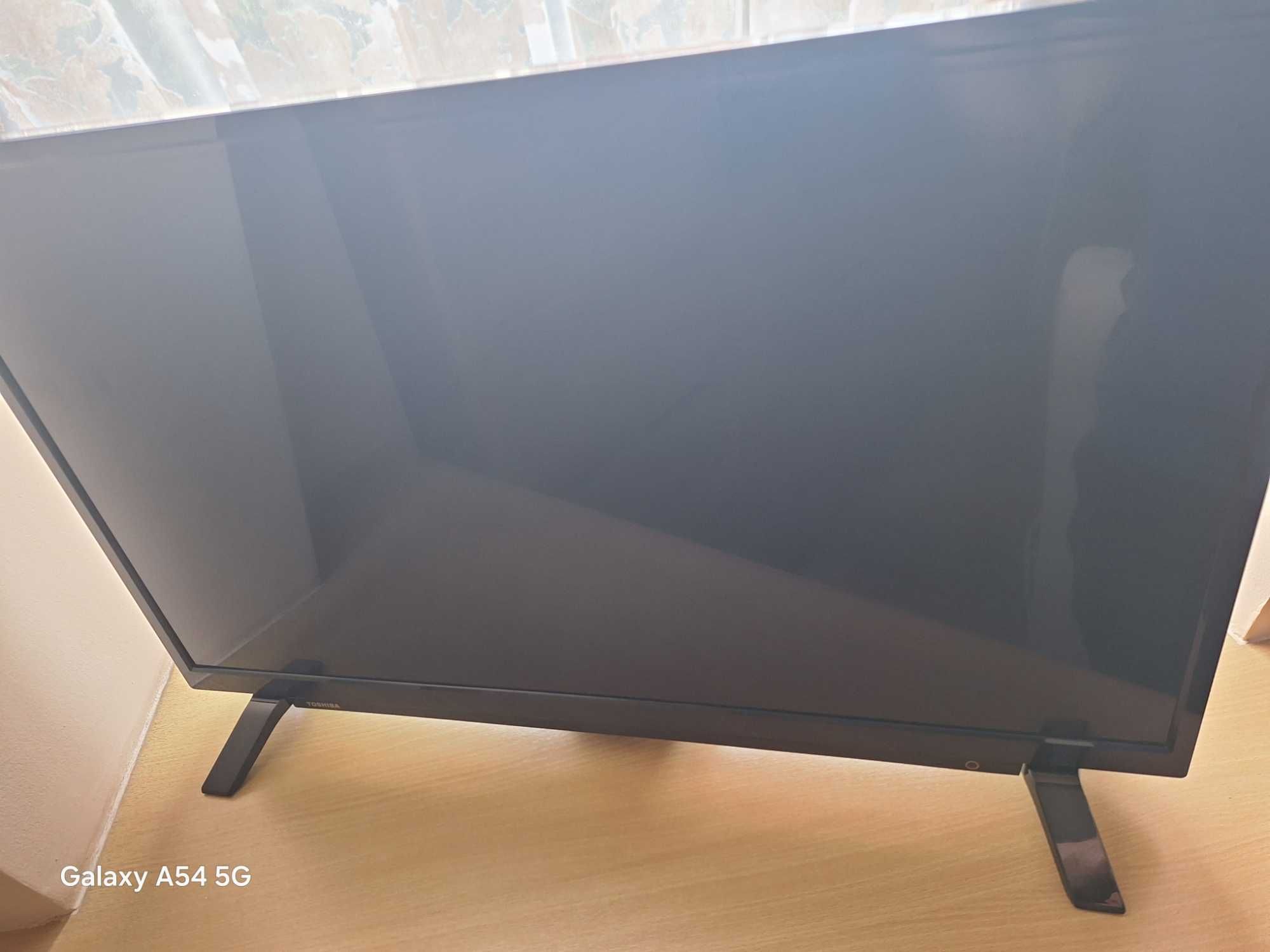 Telewizor LCD Toshiba 32LA2063DG stan bdb