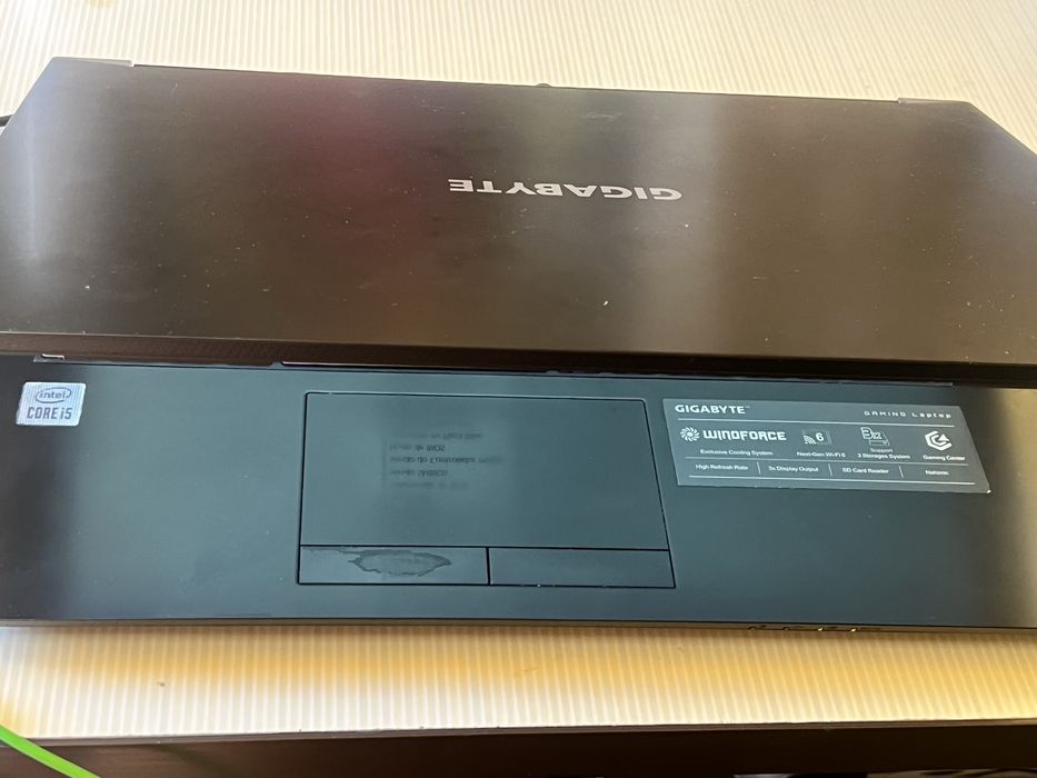 Portatil Gigabyte G5 KC