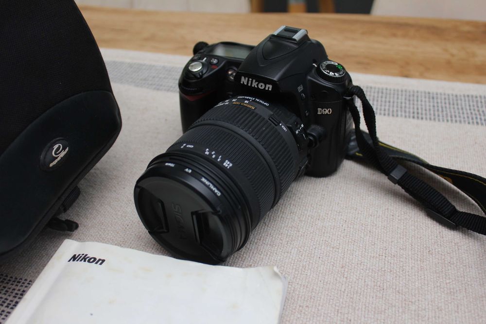 Nikon D90 i Sigma 18-200 mm f/3.5-6.3 HSM DSLR aparat fotograficzny