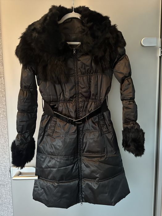 Plaszcz z futerkiem kolnierzem r. Xs/S czarny elegancki