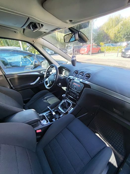 Ford Galaxy 7 osobowych 1.6 benzyzna