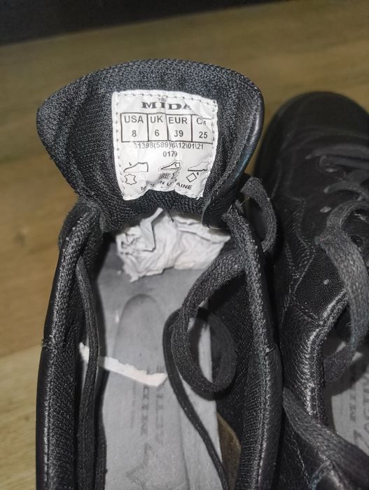 Кросівки шкіряні Mida 39